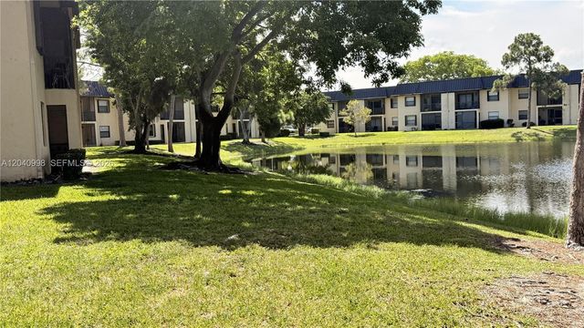 9262 NW 1st St 205, Pembroke Pines, FL 33024