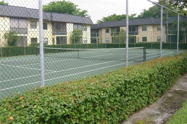 9262 NW 1st St 205, Pembroke Pines, FL 33024