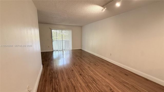 9262 NW 1st St 205, Pembroke Pines, FL 33024