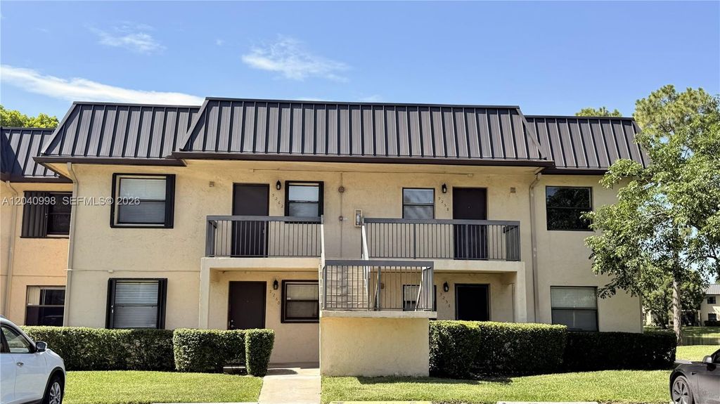 9262 NW 1st St 205, Pembroke Pines, FL 33024