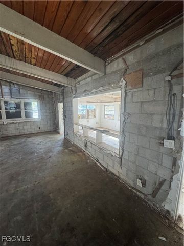 1152 Marsh AVE, Fort Myers, FL 33905