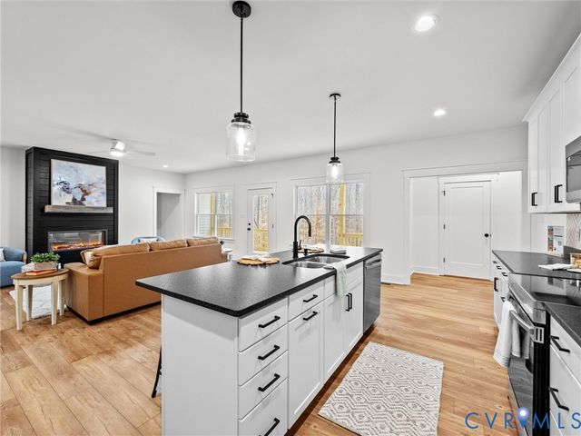 3167 Pineview Dr, Powhatan, VA 23139