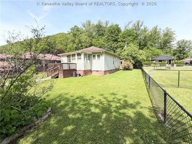 75 Janie Avenue, Whitesville, WV 25209