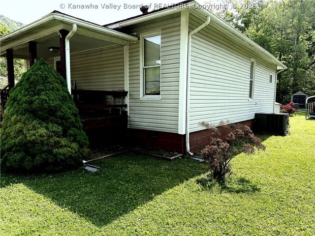 75 Janie Avenue, Whitesville, WV 25209