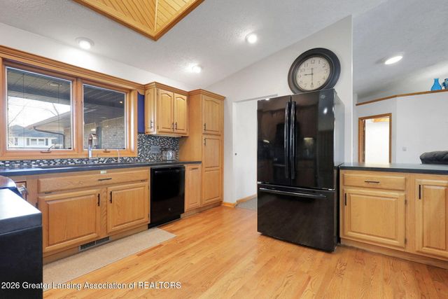 10289 Lafayette Lane, Dimondale, MI 48821