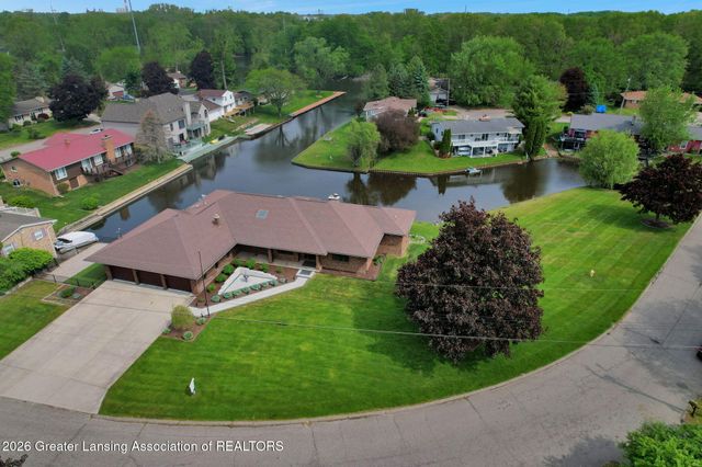 10289 Lafayette Lane, Dimondale, MI 48821
