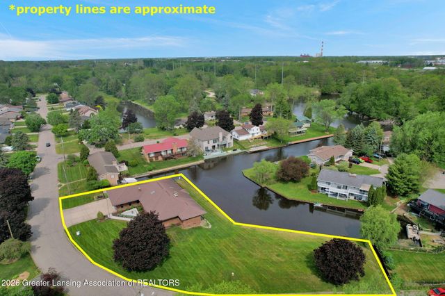 10289 Lafayette Lane, Dimondale, MI 48821
