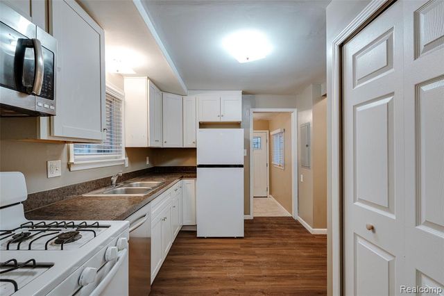 15477 Winston, Redford, MI 48239