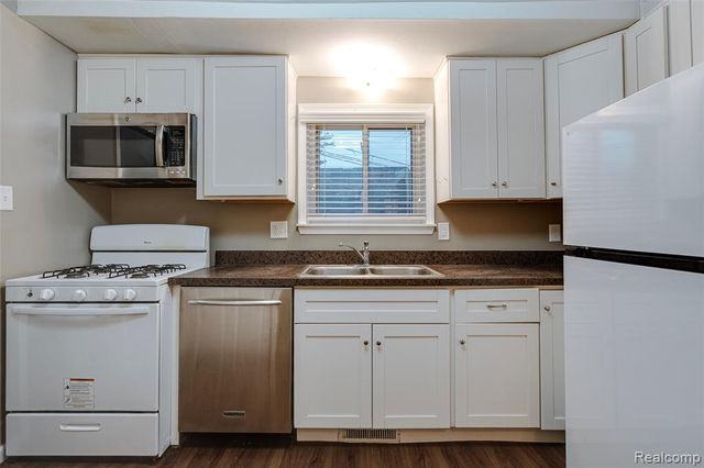 15477 Winston, Redford, MI 48239