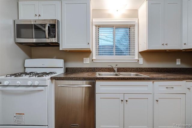 15477 Winston, Redford, MI 48239