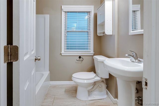 15477 Winston, Redford, MI 48239