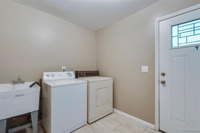 15477 Winston, Redford, MI 48239