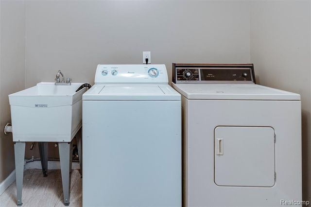 15477 Winston, Redford, MI 48239