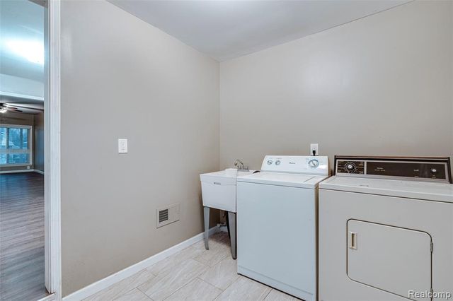 15477 Winston, Redford, MI 48239