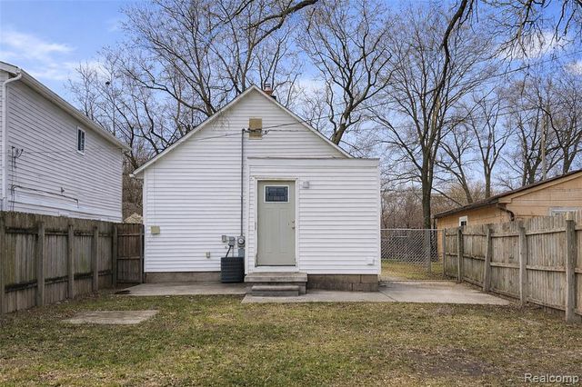 15477 Winston, Redford, MI 48239