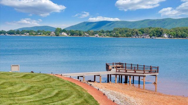 620 Montevista RD 602, Union Hall, VA 24176