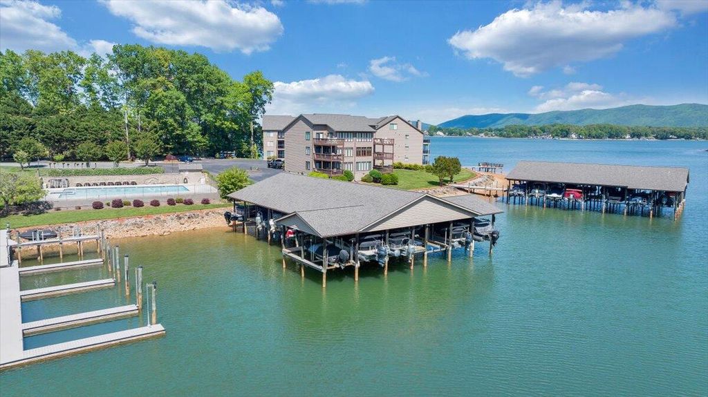 620 Montevista RD 602, Union Hall, VA 24176