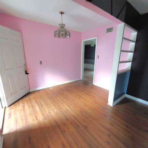 318 N Frost Street, New Boston, TX 75570