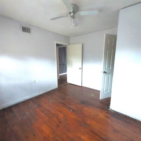 318 N Frost Street, New Boston, TX 75570