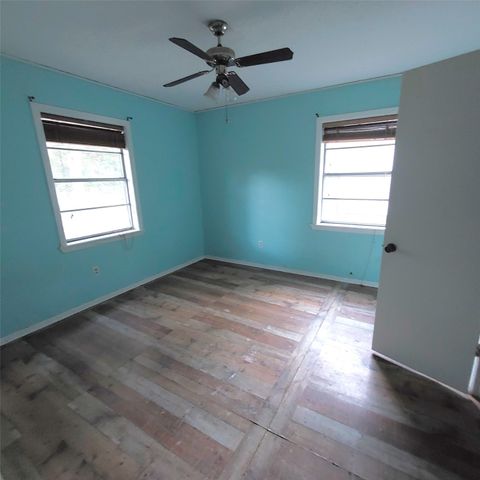 318 N Frost Street, New Boston, TX 75570