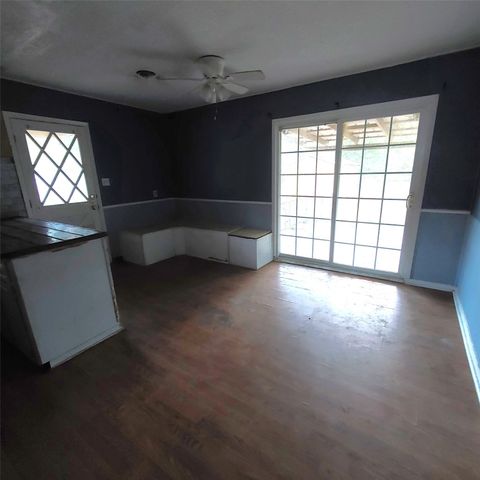 318 N Frost Street, New Boston, TX 75570