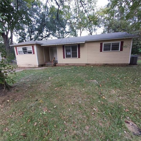 318 N Frost Street, New Boston, TX 75570