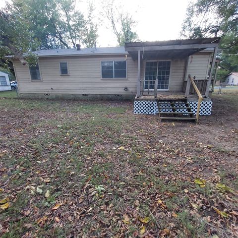 318 N Frost Street, New Boston, TX 75570