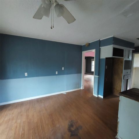 318 N Frost Street, New Boston, TX 75570