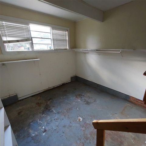 318 N Frost Street, New Boston, TX 75570