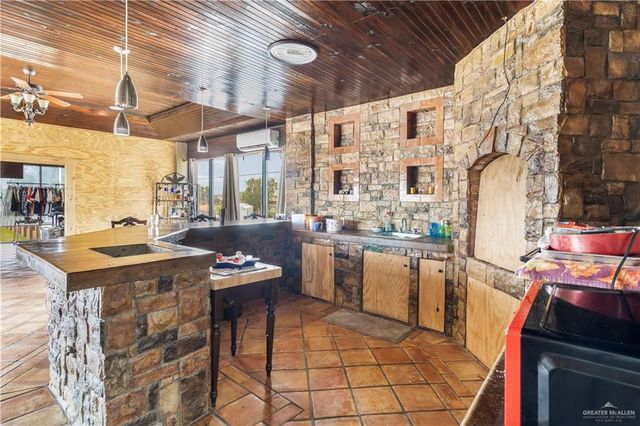 1301 E Roosevelt Road 2, Donna, TX 78537