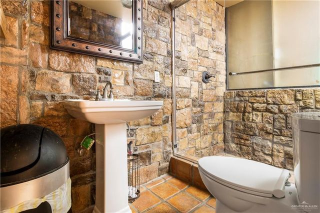 1301 E Roosevelt Road 2, Donna, TX 78537