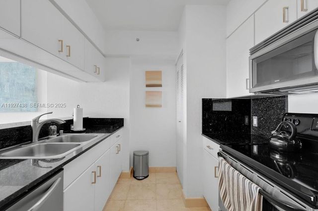 1625 Kennedy Cswy 1004D, North Bay Village, FL 33141