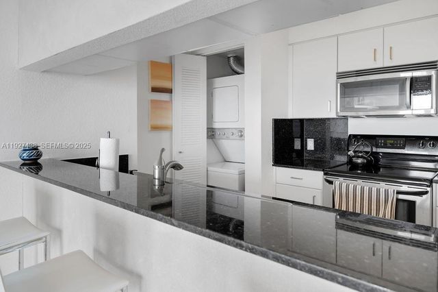 1625 Kennedy Cswy 1004D, North Bay Village, FL 33141