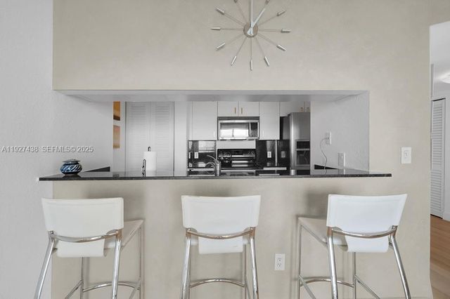 1625 Kennedy Cswy 1004D, North Bay Village, FL 33141