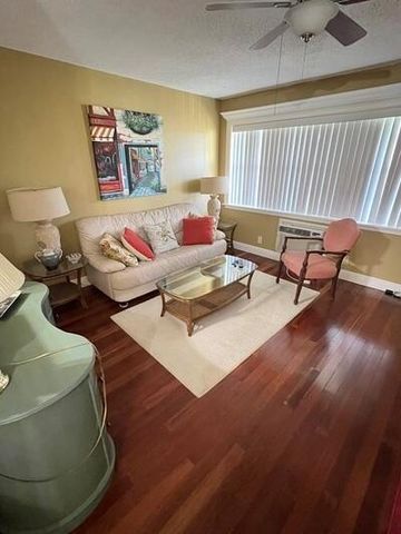 88 Cambridge D 88, West Palm Beach, FL 33417