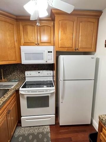 88 Cambridge D 88, West Palm Beach, FL 33417