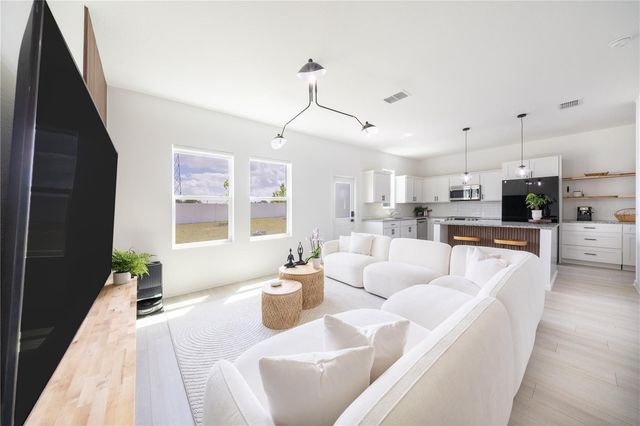 8688 SPORTSMAN LOOP, Groveland, FL 34736