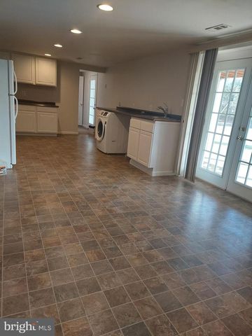 388 BOWLING GREEN RD, Front Royal, VA 22630