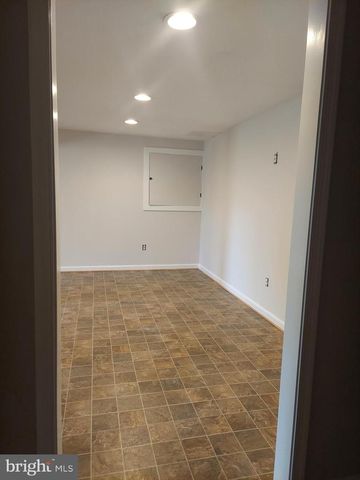 388 BOWLING GREEN RD, Front Royal, VA 22630