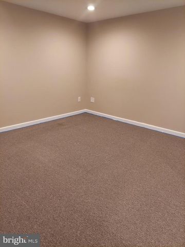 388 BOWLING GREEN RD, Front Royal, VA 22630