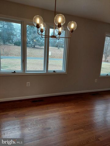 388 BOWLING GREEN RD, Front Royal, VA 22630