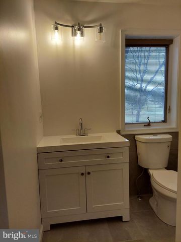 388 BOWLING GREEN RD, Front Royal, VA 22630