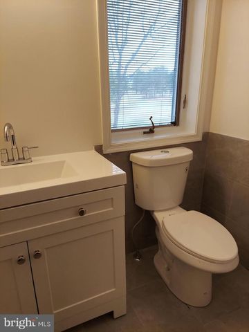 388 BOWLING GREEN RD, Front Royal, VA 22630