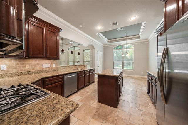 1019 Monarch Oak Drive, Magnolia, TX 77354