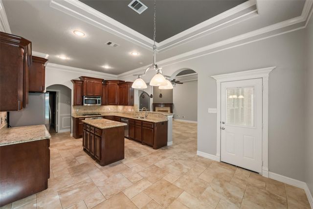 1019 Monarch Oak Drive, Magnolia, TX 77354