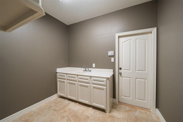 1019 Monarch Oak Drive, Magnolia, TX 77354