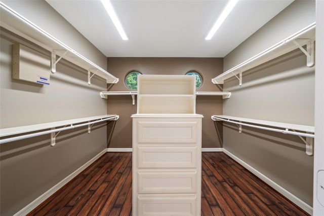 1019 Monarch Oak Drive, Magnolia, TX 77354