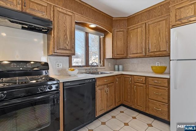 30 Andover Place, Bloomfield, NJ 07003