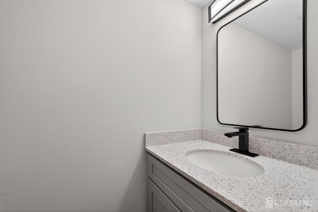 172 Nathan Drive, North Brunswick, NJ 08902