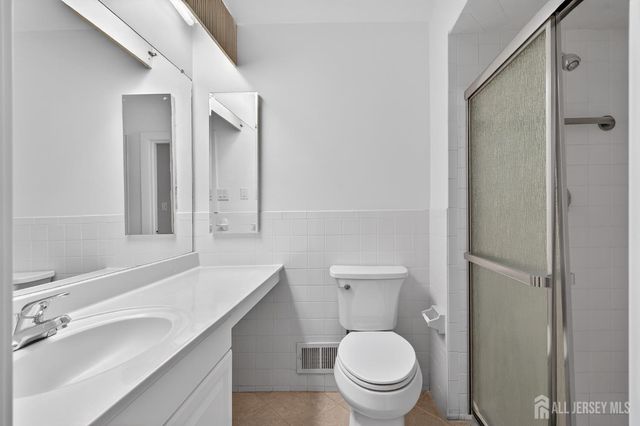 172 Nathan Drive, North Brunswick, NJ 08902